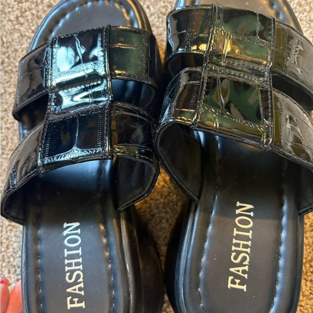 Faux crock black platform sandal wedges NWOT